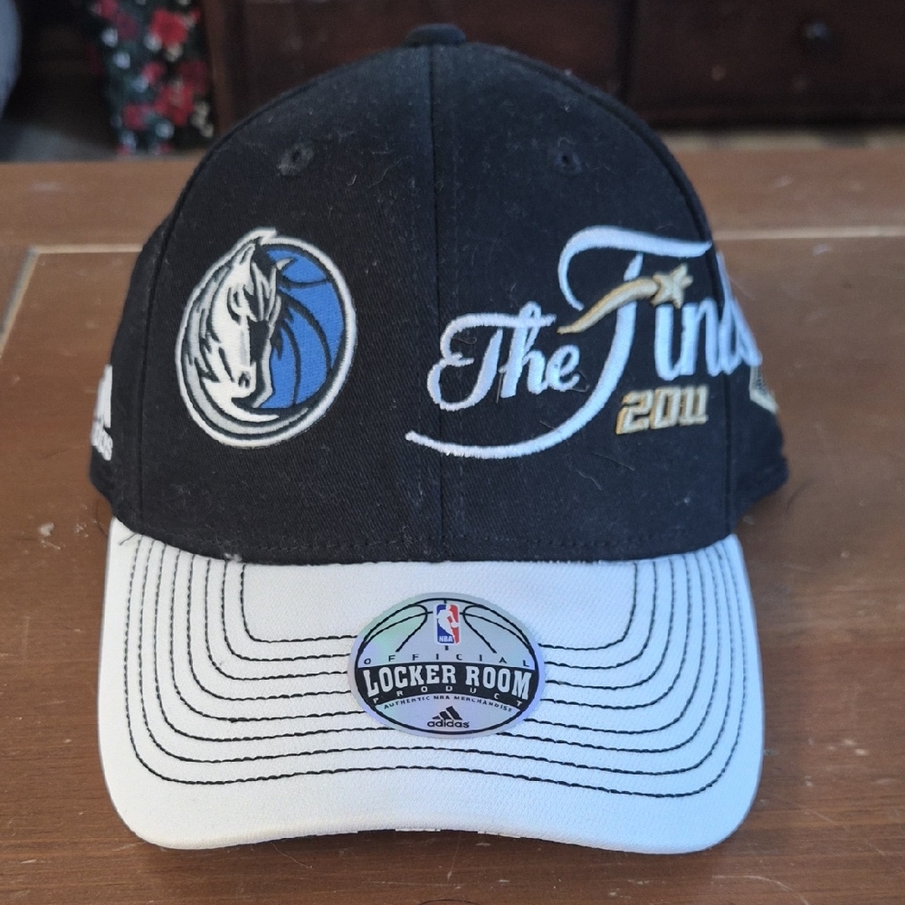Adidas Dallas Mavericks 2011 NBA Champions Fitted Hat. One Size Fits All